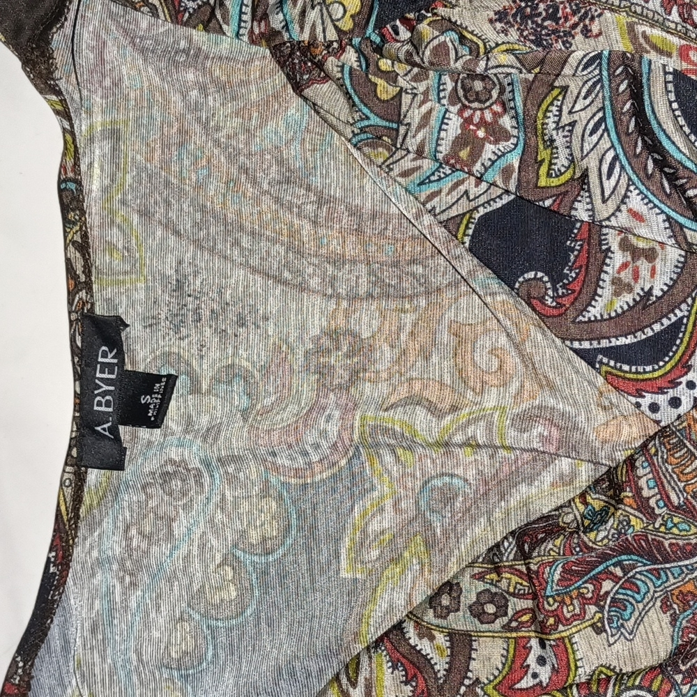 Cute paisley print A. Byer cap sleeve knit top with a tie back. - Picture 2 of 4